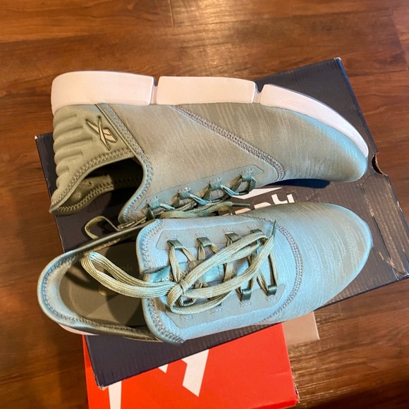 New in Box- Ladies Reebok DMX MAX - Size 11 - Picture 3 of 7